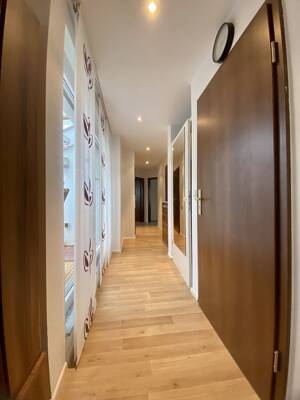 Elegante DG-Wohnung mit Einbauküche und Balkon - Wohnen mit Anspruch – 70565 Stuttgart – Vorschaubild 7