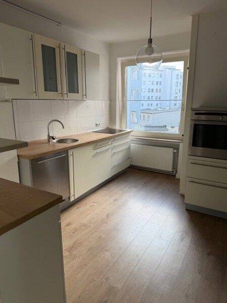 Stilvoll wohnen in bester Lage: Moderne 2-Zimmer-Wohnung mit Einbauküche - sofort verfügbar!