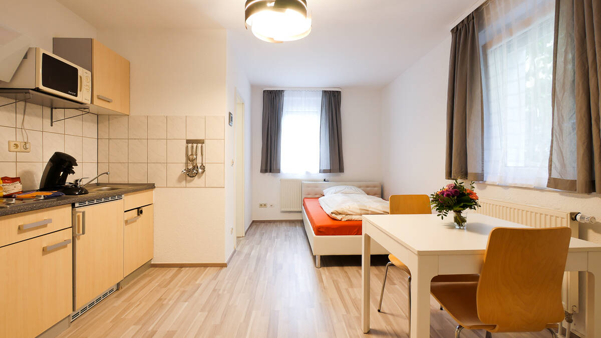 komfortables Einzelapartment in Stuttgart-Degerloch - WOHNEN AUF ZEIT – 70597 Stuttgart – Bild 1 von 8