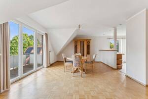 Maisonette mit Mehrwert: Flexibler Schnitt (2-3 Zi.), ausgebauter Dachboden & 2 Balkone! – 21077 Hamburg – Vorschaubild 3