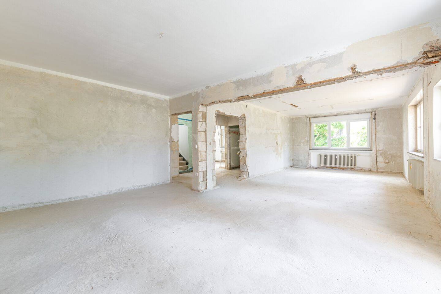 Familienfreundliche Doppelhaushälfte mit großem Grundstück und Potenzial Ruhige Stadtlage, viel Wohnraum und vielseitige Zukunftsperspektiven – Karlsruhe – Vorschaubild 4