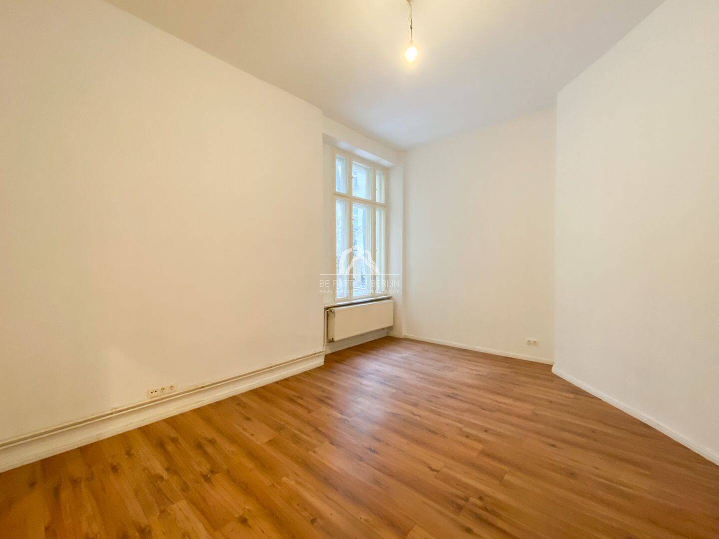 BEZUGSFREIE 2-ZIMMER-WOHNUNG IM HINTERHAUS|MIT CA. 60QM TERRASSEN-GENEHMIGUNG | PROVISIONSFREI