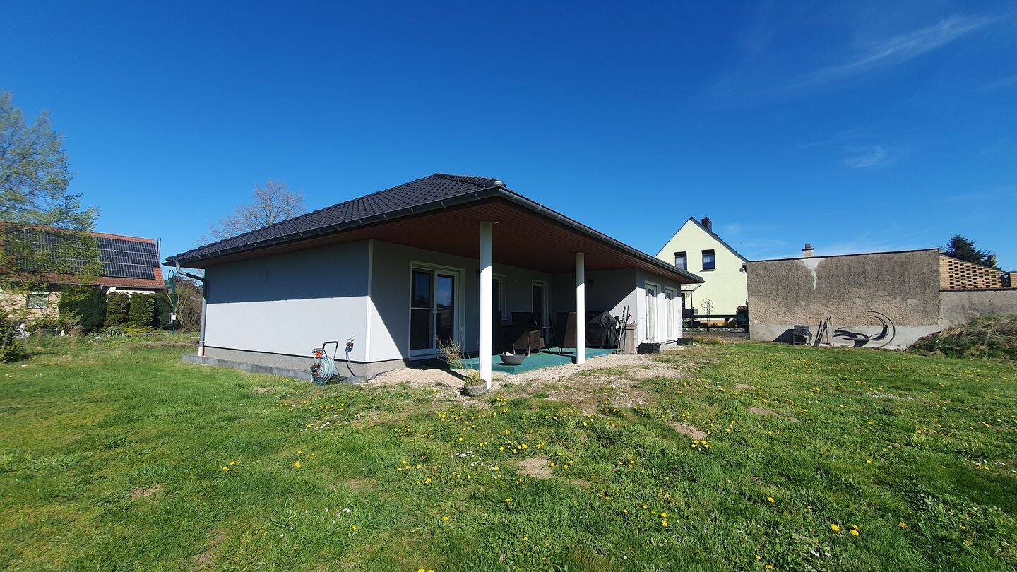 * Einfamilienhaus im Winkel-Bungalowstil * 16356 Werneuchen * Friedel-IMMO * – Werneuchen – Vorschaubild 3