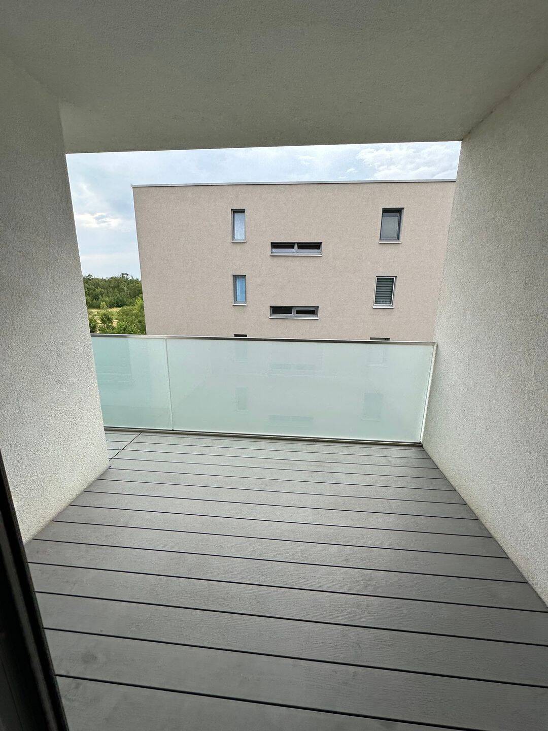 Familienfreundliche 4-Raumwohnung mit Balkon, Gäste-WC und separatem Waschmaschinenraum – Leipzig – Vorschaubild 2