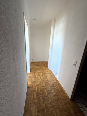 Helle 3-Zimmer-Wohnung mit großem Balkon, modernem Bad und Waldrandlage in Wiesbaden-Medenbach – 65207 Wiesbaden – Vorschaubild 4