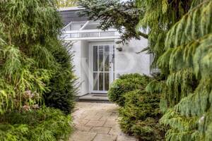 Wohnen im Grünen: Charmanter Bungalow mit Süd-Atrium in Feldrandlage – 50765 Köln – Vorschaubild 3