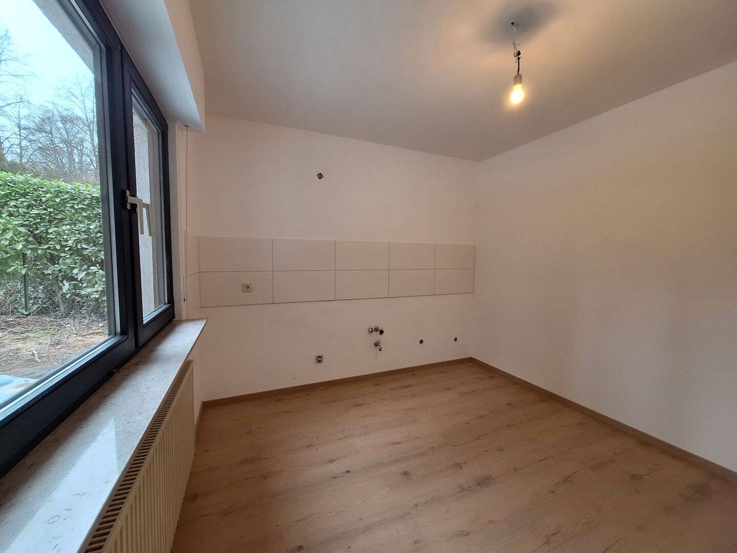 Großzügiges Familienhaus mit Garten, Garage und 5 Zimmern in zentraler Lage von Much – Much – Vorschaubild 4