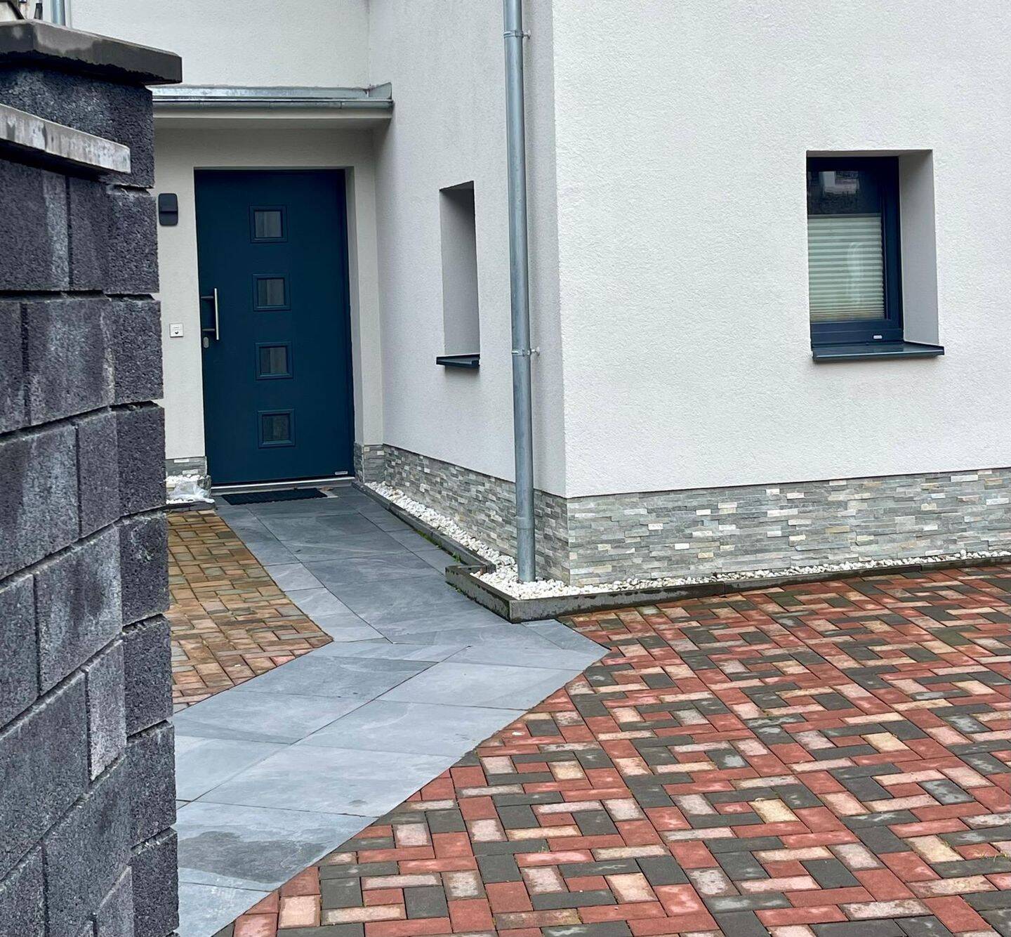 Geschmackvolle 2,5-Raum-Wohnung mit Terrasse und Einbauküche oder Carport in Dresden – Dresden – Vorschaubild 6