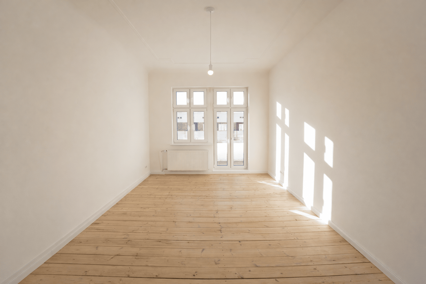Renovierte Altbauwohnung mit Westbalkon - 1,5 Zimmer voller Charme, bezugsfrei ab sofort (WE40) – Berlin – Bild 1 von 9