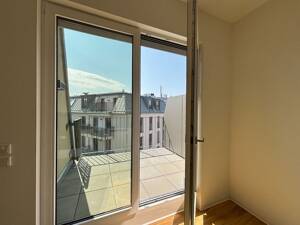 GANZ OBEN! Geräumige 3-Zi.-Whg. mit Tageslicht + EBK und Balkon !!! – 1159 Dresden – Vorschaubild 7