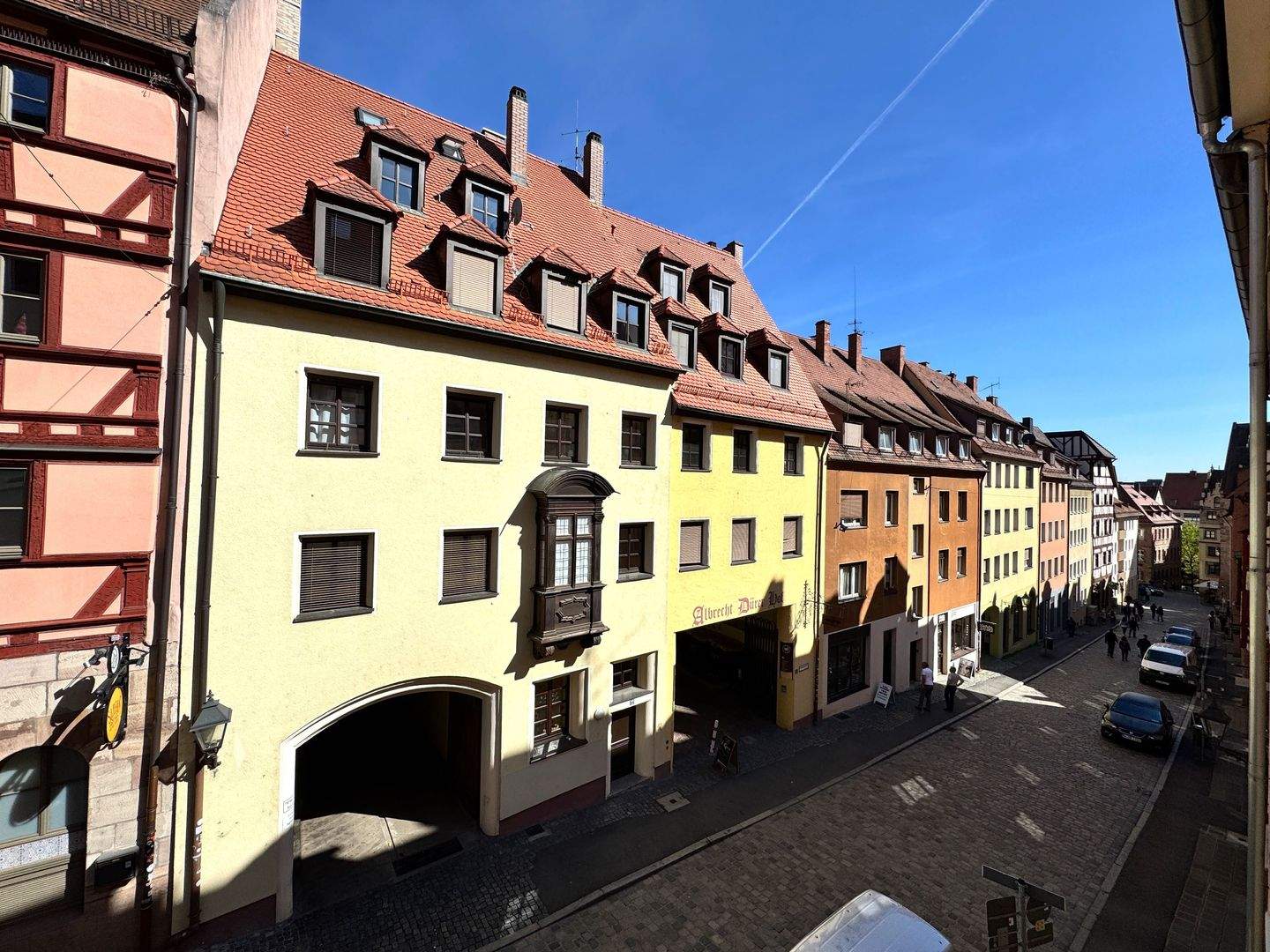 Erstbezug nach Komplett-Modernisierung – 3-Zimmer mit ganzem Stockwerk & Loggia, Sebalder Altstadt