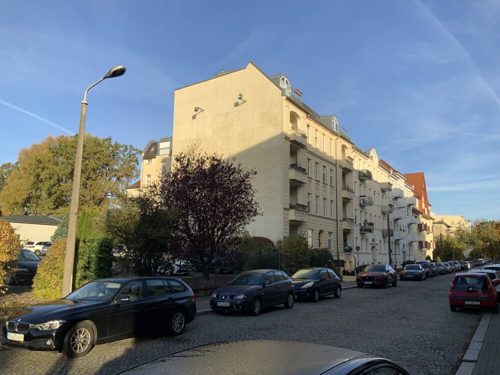 Dachgeschosswohnung in Frankfurt (Oder): Balkone, Kamin