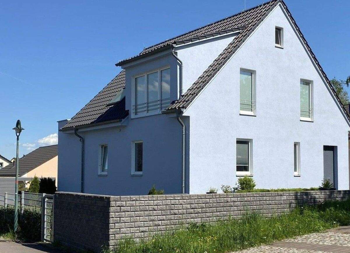 Exklusives Einfamilienhaus in Bestlage Dresdens mit Einliegerwohnung – 1239 Dresden – Bild 1 von 9