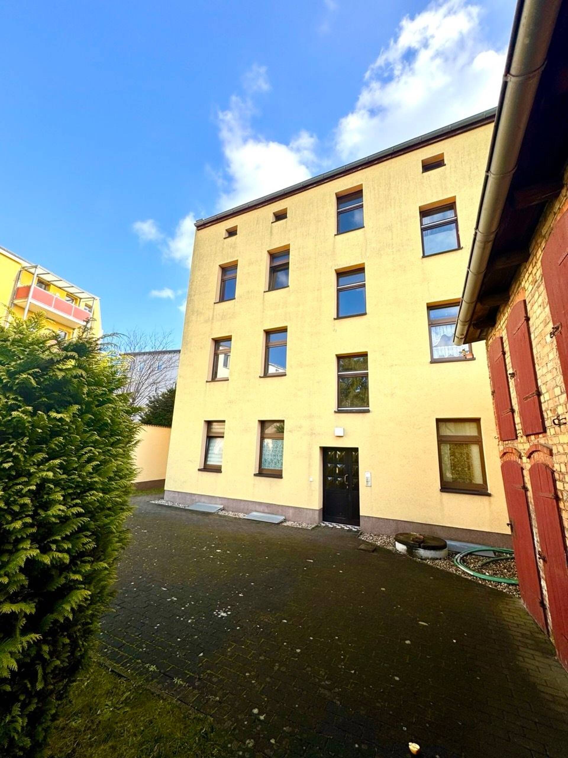 Haus in 39116 Magdeburg mit 262,27 m² kaufen