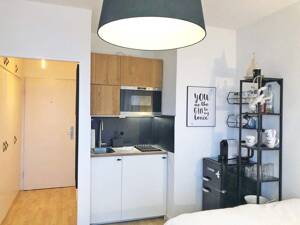 Luxus und Qualität auf kleinstem Raum: Modern ausgestattete 1-Zimmer-Wohnung mit Balkon in Szenelage am Winterhuder Marktplatz – 22299 Hamburg – Vorschaubild 3