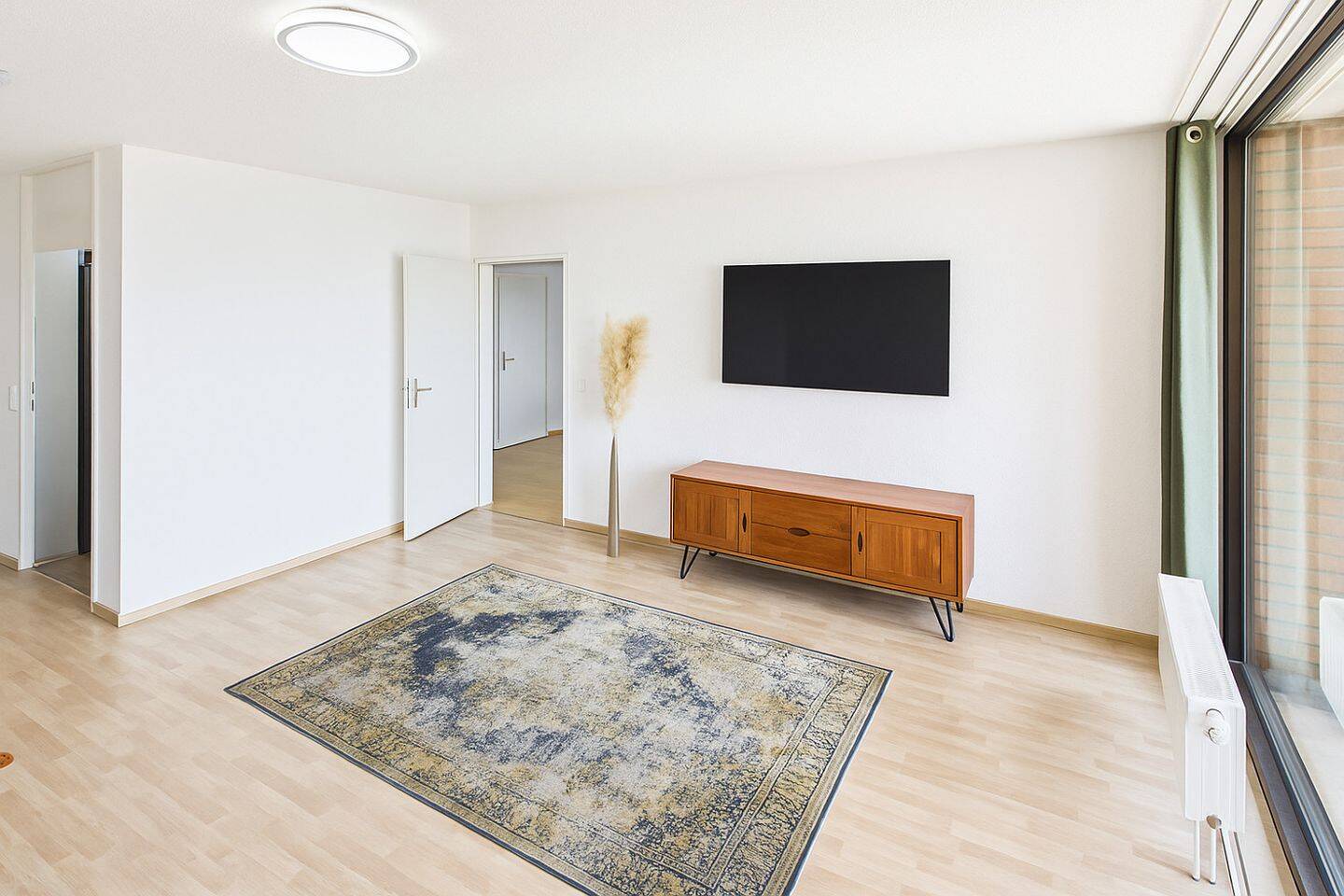 Rheinnähe! Modernisierte 3-Zimmer-Wohnung mit Aufzug und 2 Balkonen in Köln-Westhoven – Köln – Vorschaubild 2