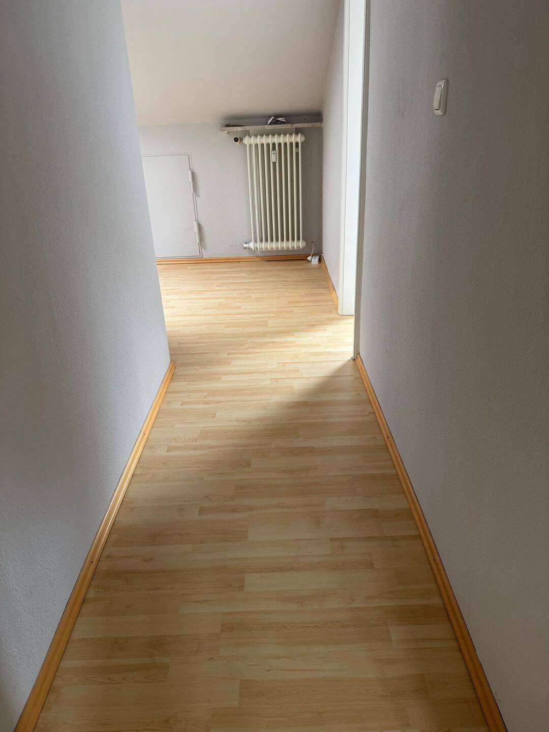 Helle 1 Zimmer DG Wohnung – München – Vorschaubild 4