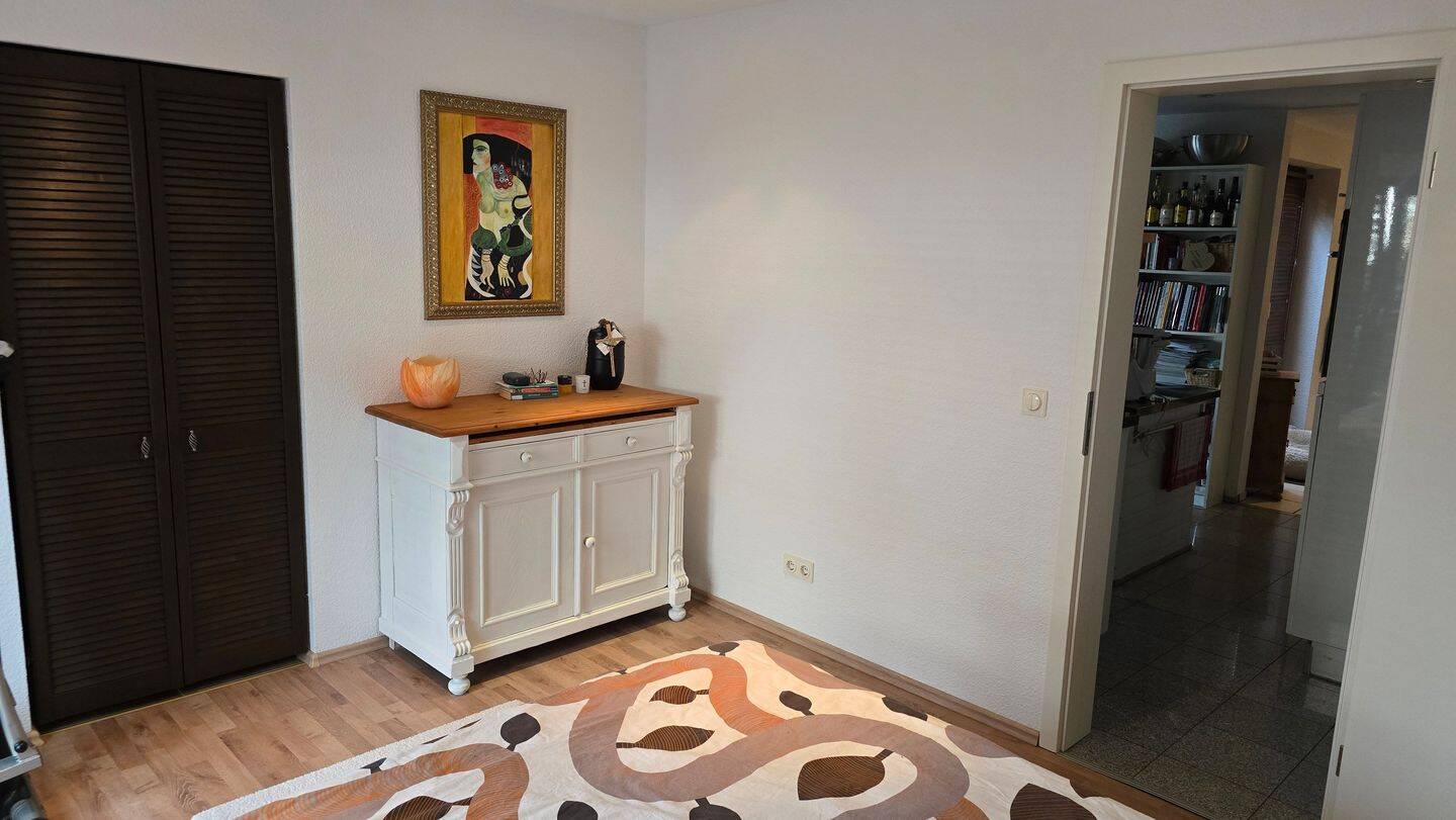 Modernisierte Doppelhaushälfte mit Einliegerwohnung, großem Garten, Terrasse und Garage – Duisburg – Vorschaubild 8