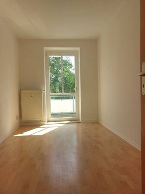 Ideal für Paare: 3-R-Wohnung mit großem Esszimmer, Balkon & Home-Office im 3. OG – 8527 Plauen – Vorschaubild 8