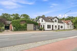 Gartenidylle hinter dem Haus: 2 Wohnungen, Dachterrasse, Hallen & eigener Teich – 28717 Bremen – Vorschaubild 2