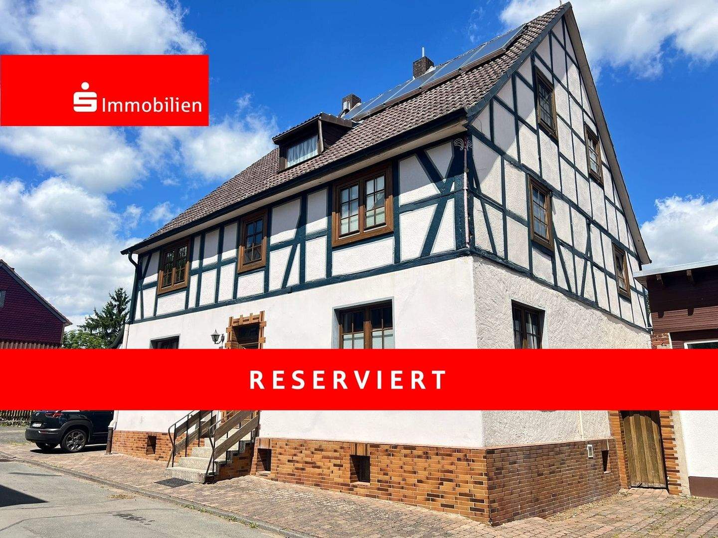 Mehrfamilienhaus mit Charme und schönem Gartengrundstück in Vöhl – Vöhl – Bild 1 von 9