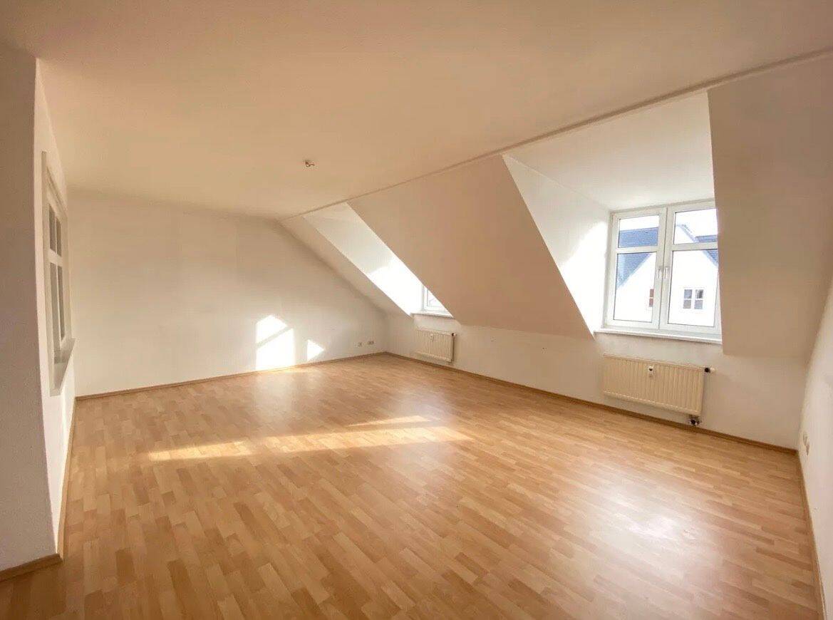 Zentrumsnahe Dachgeschosswohnung ab 01.07.2026