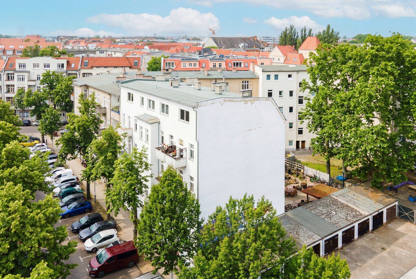 Bahnhofsnah! Einbauküche, modernes Bad, Keller: 2019 sanierte Dachgeschoss-Wohnung in Schöneweide – Berlin – Vorschaubild 9