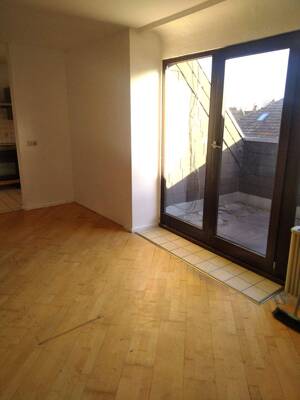 Attraktive Kapitalanlage: Vermietete Dachgeschosswohnung mit Charme und ca. 5,8 % Rendite – 67063 Ludwigshafen am Rhein – Vorschaubild 2