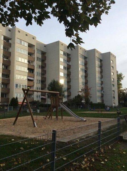 Modernisiertes Wohnjuwel in Köln: Großzügige 3,5-Zimmer-Wohnung mit Balkon
