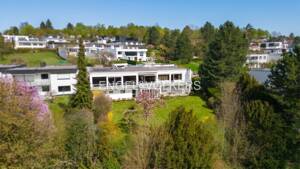 Eleganter Bungalow in Bestlage am Sallerner Berg mit Wellnessoase und beeindruckendem Weitblick über Regensburg – 93057 Regensburg – Vorschaubild 2