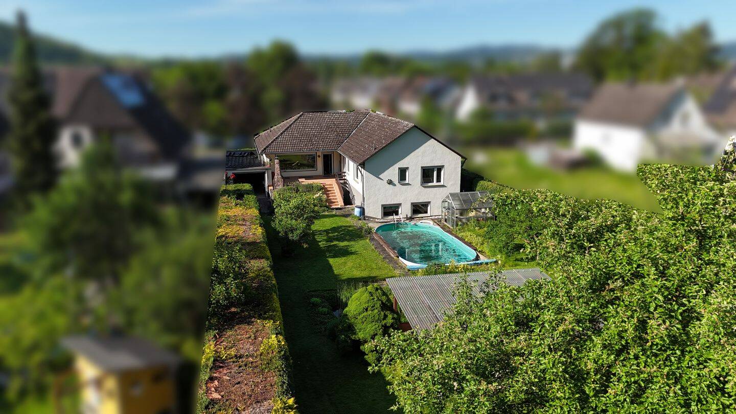 1517 m² Freiheit - freistehender Bungalow mit Pool und großem Garten in Sinzig zu verkaufen – Sinzig – Vorschaubild 2