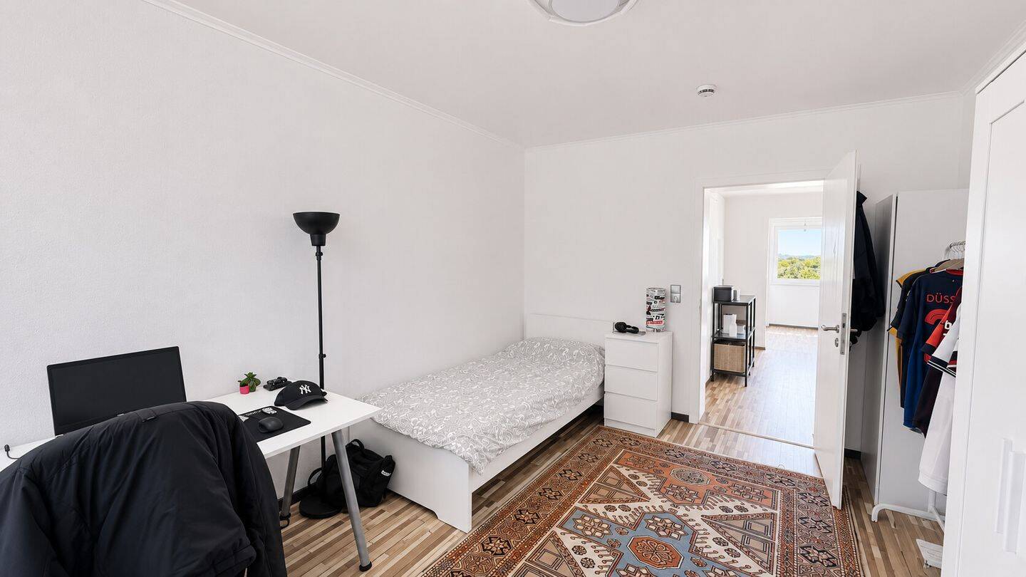 Lichtdurchflutete 3-Zimmer-Wohnung mit Balkon, Garage und Aufzug in D'dorf-Lichtenbroich – Düsseldorf – Vorschaubild 6