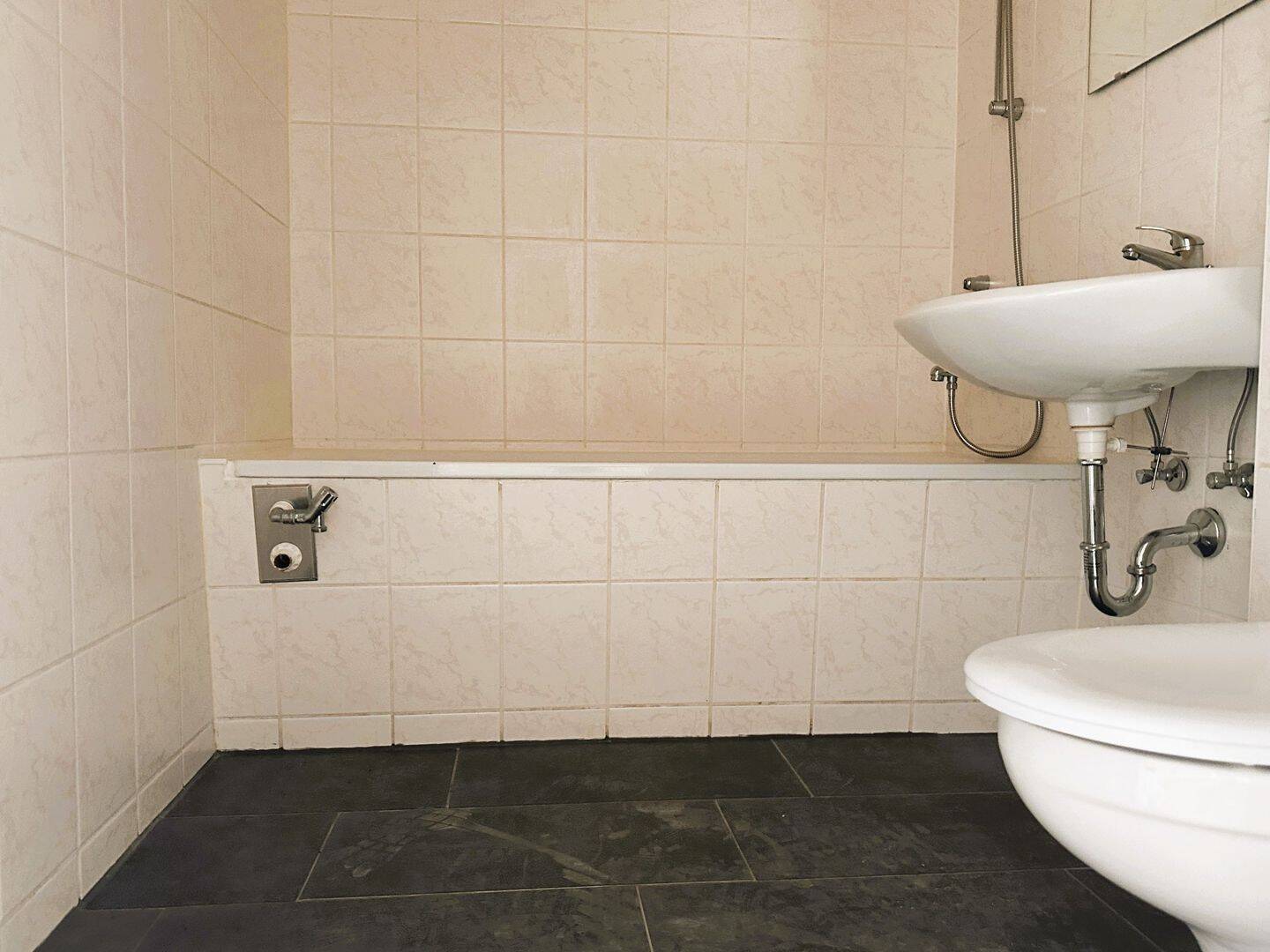 Toller Blick - Gemütliches Zuhause mit Wohnküche in Halle – Halle (Saale) – Vorschaubild 2
