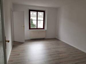 helle 2-Raum-Wohnung mit Balkon – 8058 Zwickau – Vorschaubild 1