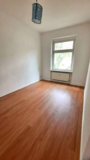 Frisch renoviert! Traumhafte 4-Raumwohnung mit Balkon, nähe Uniklinik – 39112 Magdeburg – Vorschaubild 8