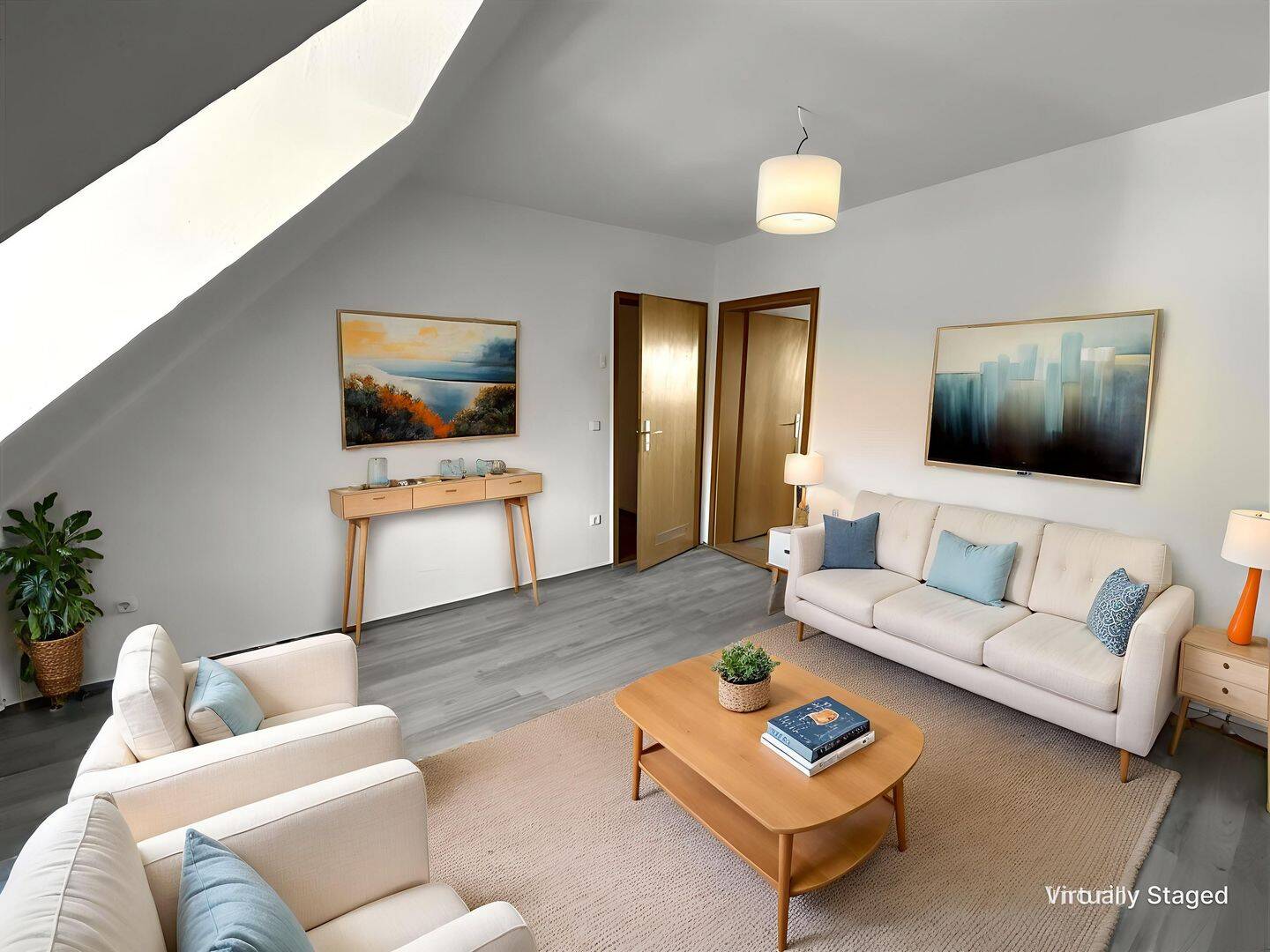 Renovierte 2 Zimmer Dachgeschosswohnung ab sofort!