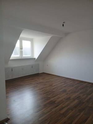 ***Schöne Wohnung im Dachgeschoss sucht nette Mieter*** – 46045 Oberhausen – Vorschaubild 4