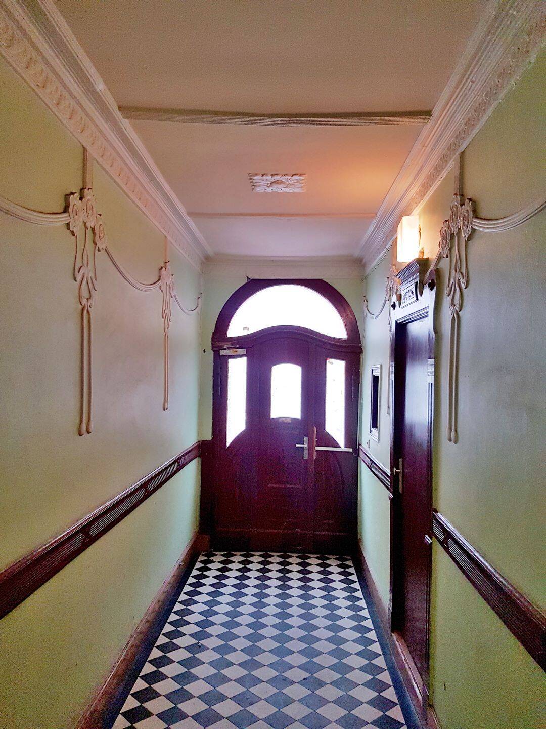 Altbau-Rohling mit dem Ausbaurecht für zwei Wohnungen im beliebten Neuköllner Richard-Kiez! – Berlin – Vorschaubild 3