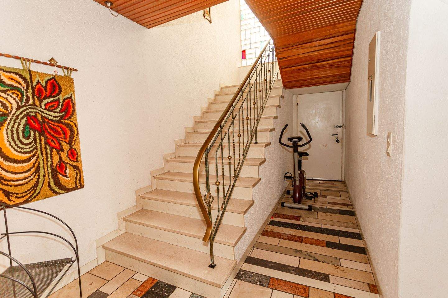Ein Haus nahe Cochem - mit 2 Terrassen, Balkon und Garage in hochwassersicherer Lage – Ellenz-Poltersdorf – Vorschaubild 8