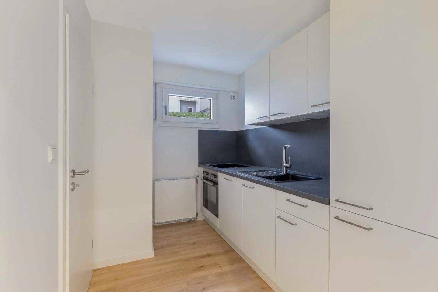 Helle und sanierte 2-Zimmer Souterrain-Wohnung mit großer Terrasse – Wuppertal – Vorschaubild 3