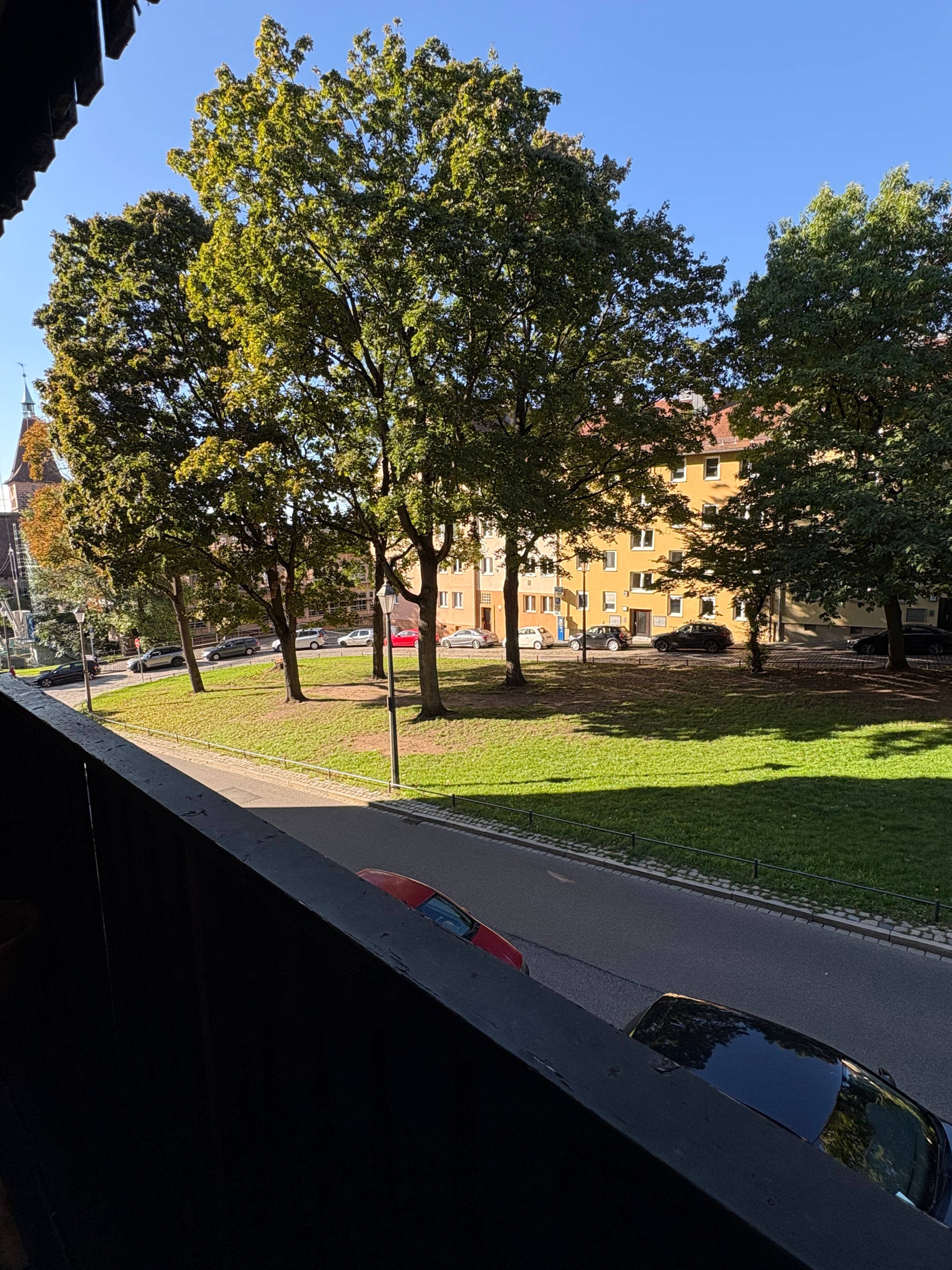Exklusive möblierte 2-Zimmer-Wohnung mit Balkon & Aufzug in der Nürnberger Altstadt – Nürnberg – Vorschaubild 7