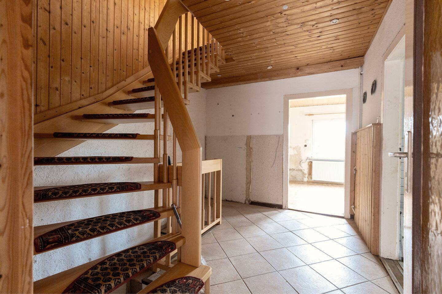 Einfamilienhaus mit 1.265 m² Grundstück - viel Potenzial für Ihre Ideen - PROVISIONSFREI – Waltershausen – Vorschaubild 3