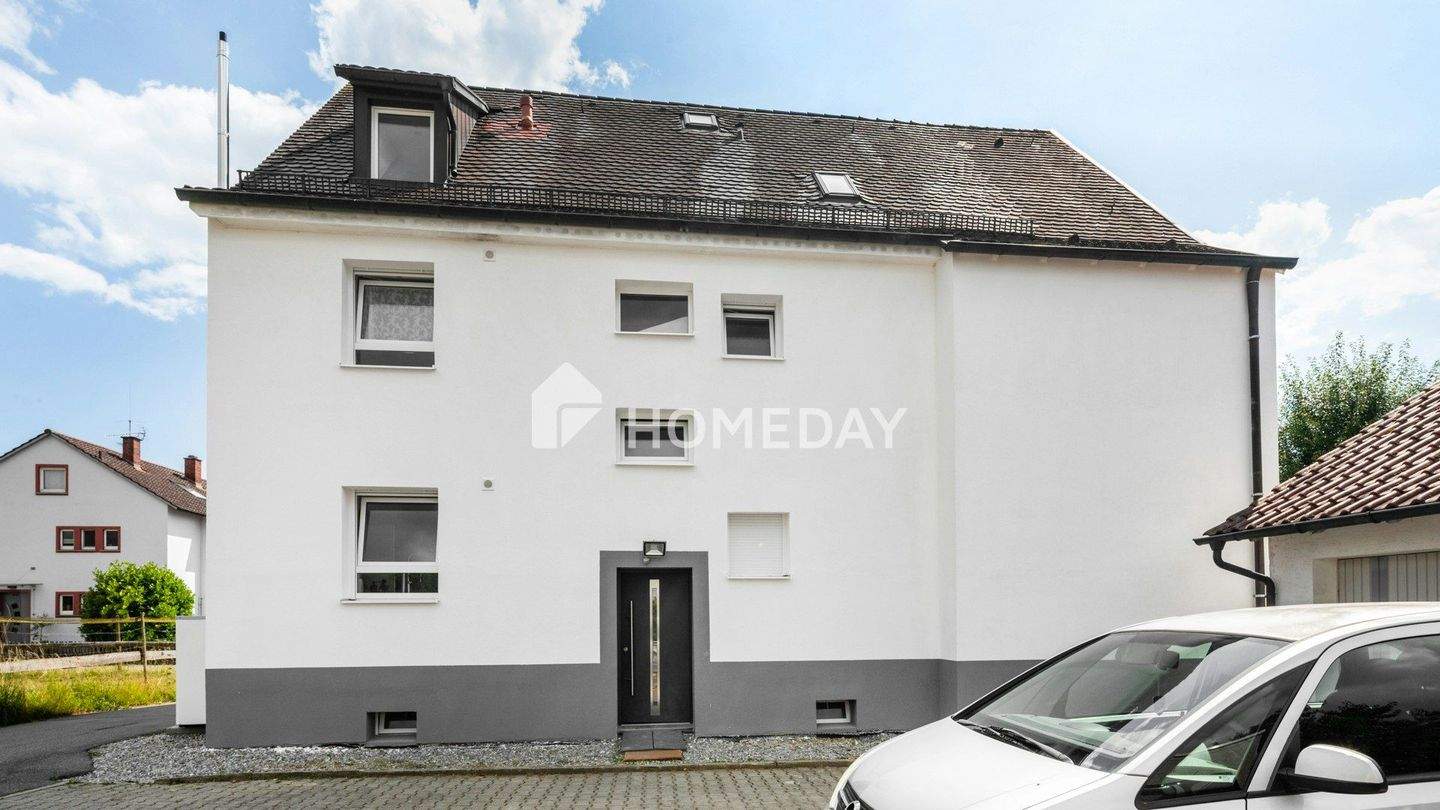 Gepflegtes MFH mit 3 Wohneinheiten & 2 Garagen - ca. 230 m² Wohnfläche auf ca. 427 m² Grundstück – Friedrichshafen – Bild 1 von 9