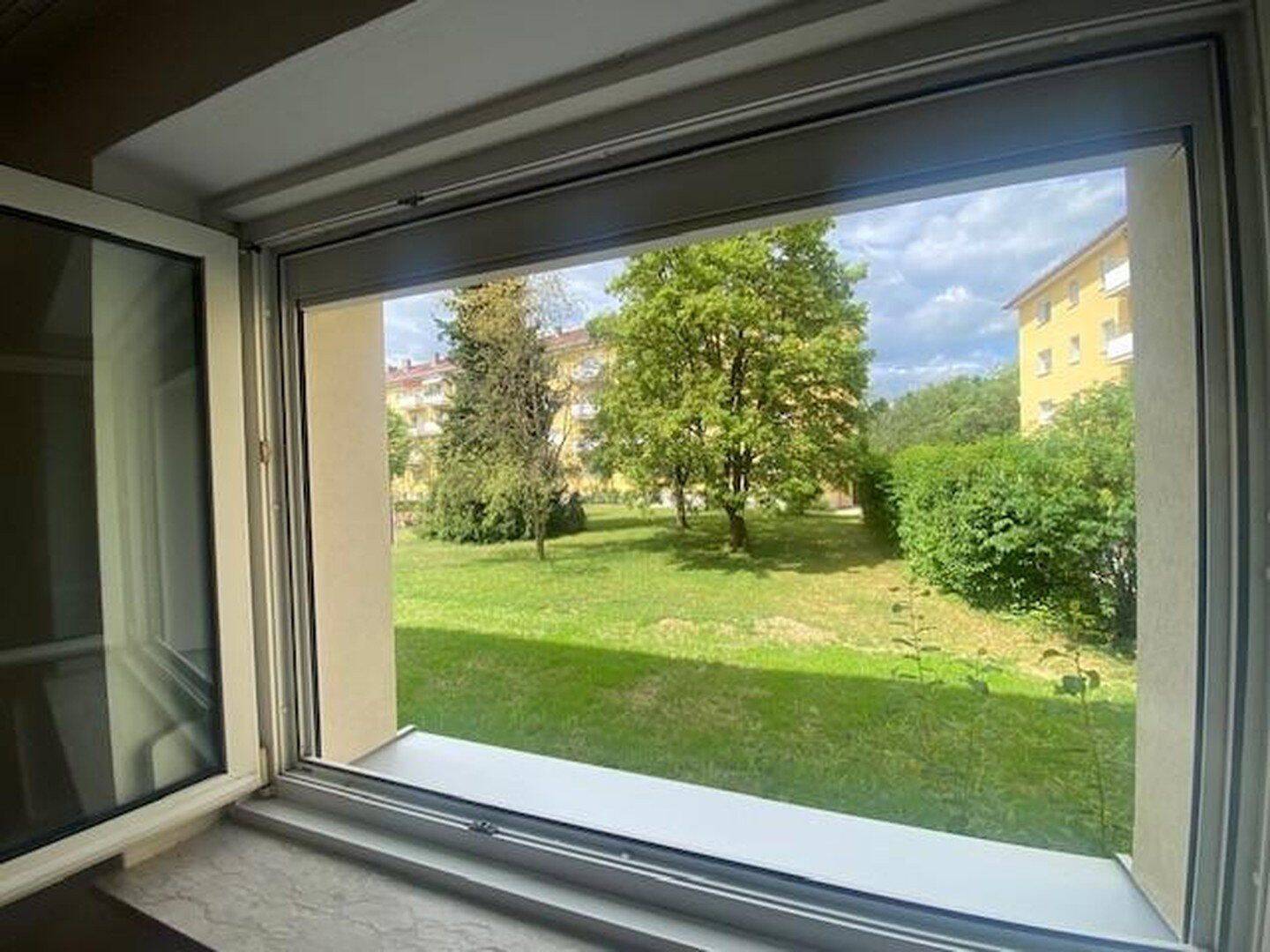 Schön geschnittene helle 2 Zimmer Wohnung in 81379 Sendling EG - Zeitmietvertrag! – München – Bild 1 von 6