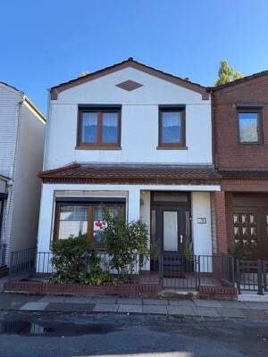 Interessantes, 6 Zi. Altbremer Reihenendhaus mit Potenzial, schöne Küche, Vollbad mit Fenster, Teilkeller, Terrassen und Garten
