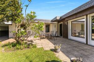 Eingeschossiger Bungalow auf weitläufigem Grundstück in ruhiger Lage - Köln-Sürth – 50999 Köln – Vorschaubild 5