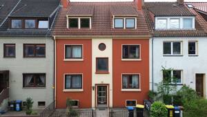 Seltene Gelegenheit: Vollständig mietfreies MFH mit großem Entwicklungspotenzial in Bremen