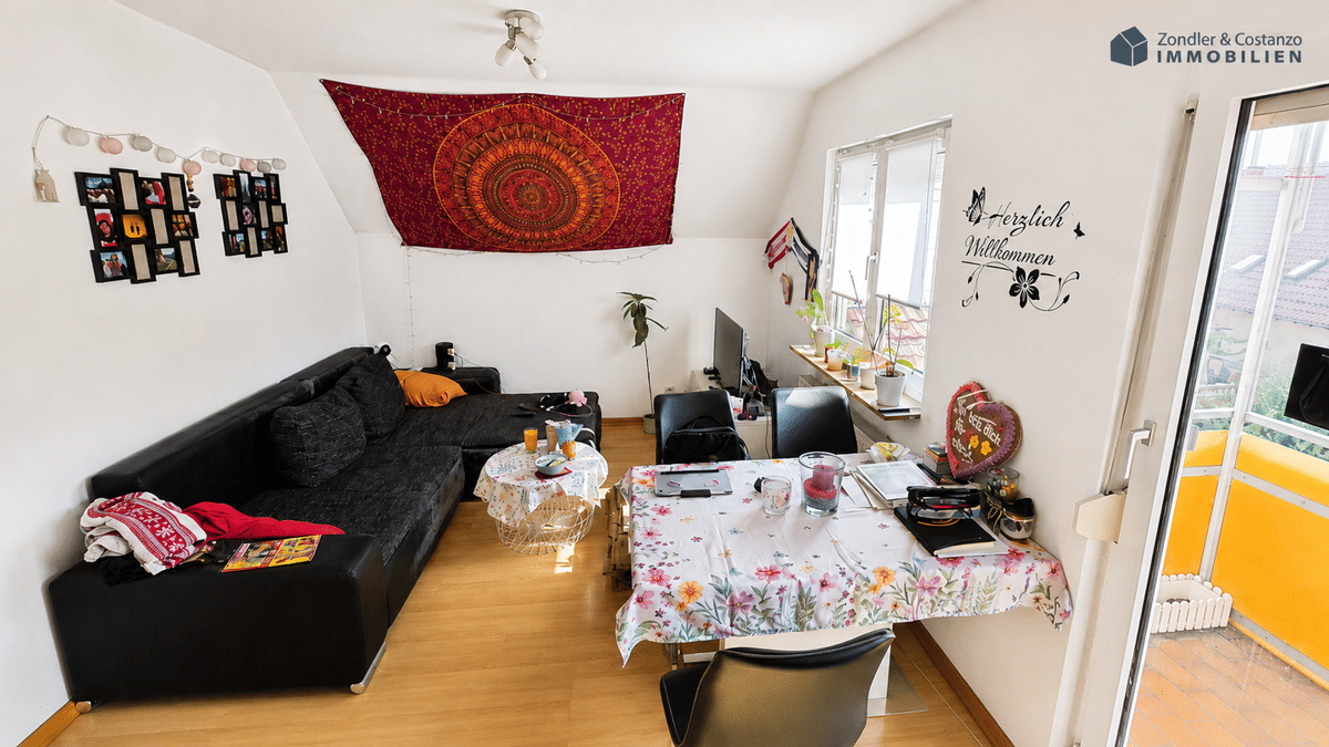 Gemütliche 2-Zi.-Dachgeschosswohnung mit Balkon in S-Untertürkheim – 70327 Stuttgart – Bild 1 von 6