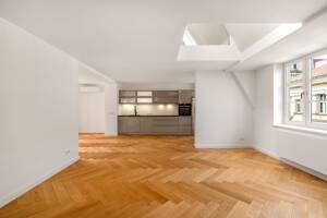 Einzelstück im Altbau. Kernsaniertes Dachgeschoss mit Blick auf St. Paul. – 80336 München – Vorschaubild 5