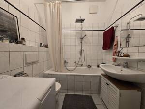 gemütlich, helle 2-Zimmerwohnung mit großen Balkon in zentraler, ruhiger Lage zu verkaufen. – Heynahtsstraße 6, 1309 Dresden – Vorschaubild 6